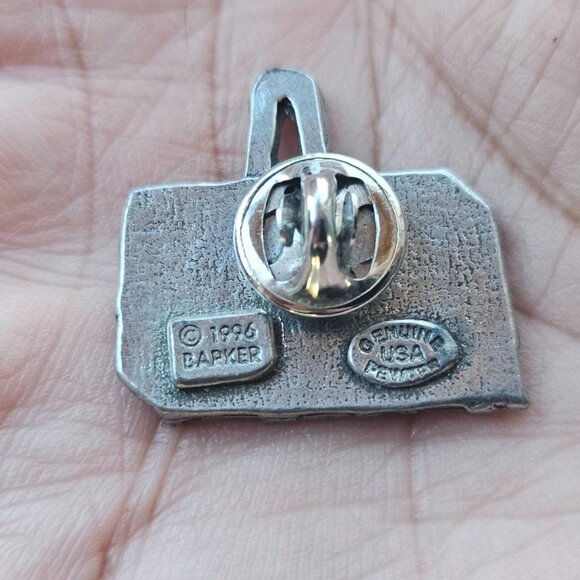 Barker Pin Genuine USA Pewter Brooch Pin Made in USA Pewterberries New With tag - Picture 7 of 12
